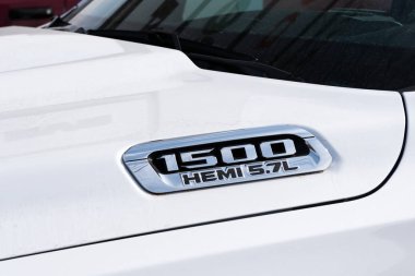 Marka Logolu Chrysler Hemi Kamyon
