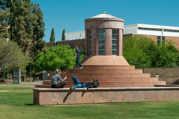 Unbekannte an der staatlichen Universität arizona — Stockfoto