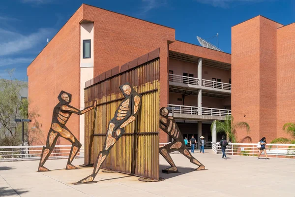 Border Dynamics Sculpture at University of Arizona — Stock Photo, Image