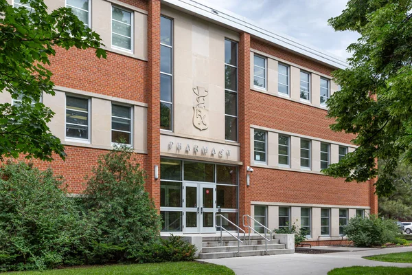 School voor farmacie bij Sudro Hall North Dakota State University — Stockfoto