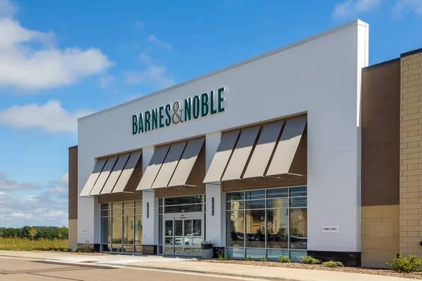 Barnes & Noble Retail Store Exteriör och varumärke Logo — Stockfoto
