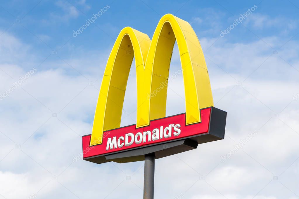 LE SUEUR, MN/USA - SEPTEMBER 1, 2019: McDonald's Golden Arches exterior sign and trademark logo.