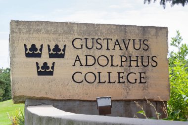 Gustavus Adolphus Koleji Giriş İmzası