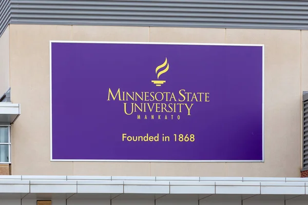 Firma de entrada y logotipo en la Universidad Estatal de Minnesota — Foto de Stock