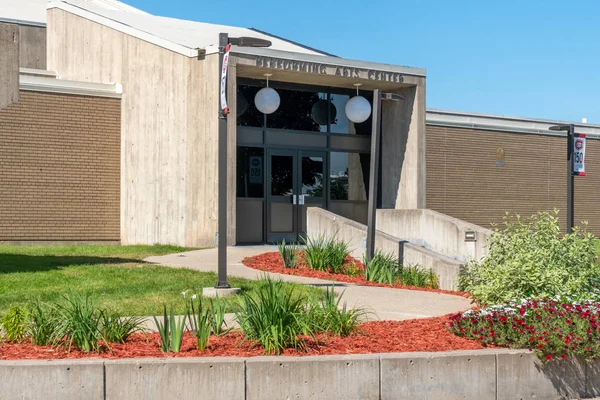 Uitvoerend Arts Center op de campus van St. Wolkenstaat Universi — Stockfoto