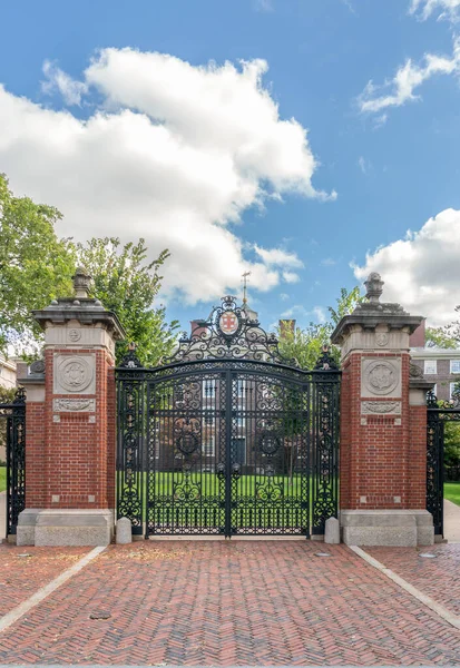 Van Wickle Gates op de Campus van Brown University — Stockfoto