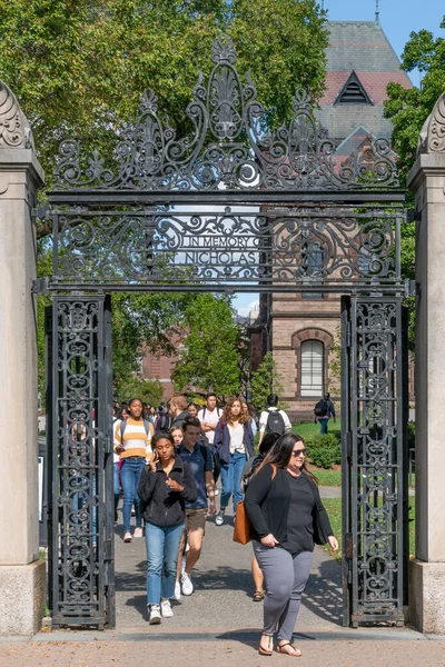 John Nicholas Brown Poorten op de Campus van Brown University — Stockfoto