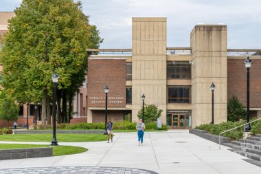 Bağlantı Üniversitesi 'nden Nathan L. Wheten Mezuniyet Merkezi