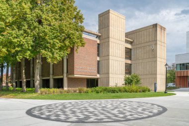 Bağlantı Üniversitesi 'nden Nathan L. Wheten Mezuniyet Merkezi