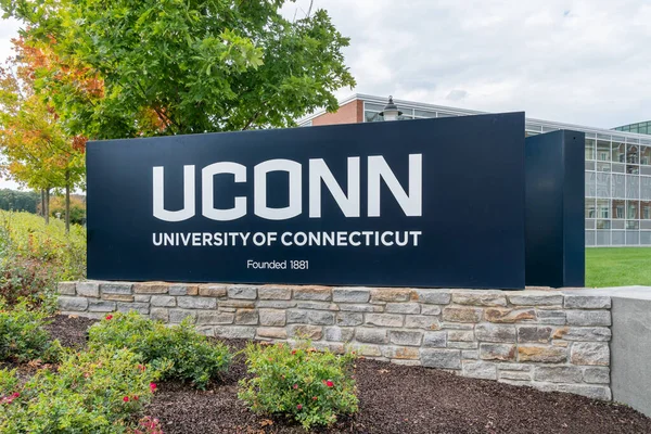 Toetreden tot de Universiteit van Connecticut — Stockfoto