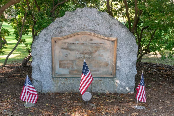 Меморіал війни в кампусі Університету Род-Айленда. — стокове фото