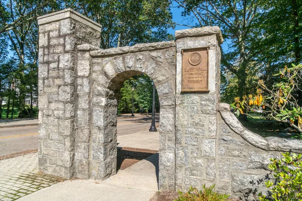 Entrance to the campus of University of Rhode Island — Stock Photo, Image