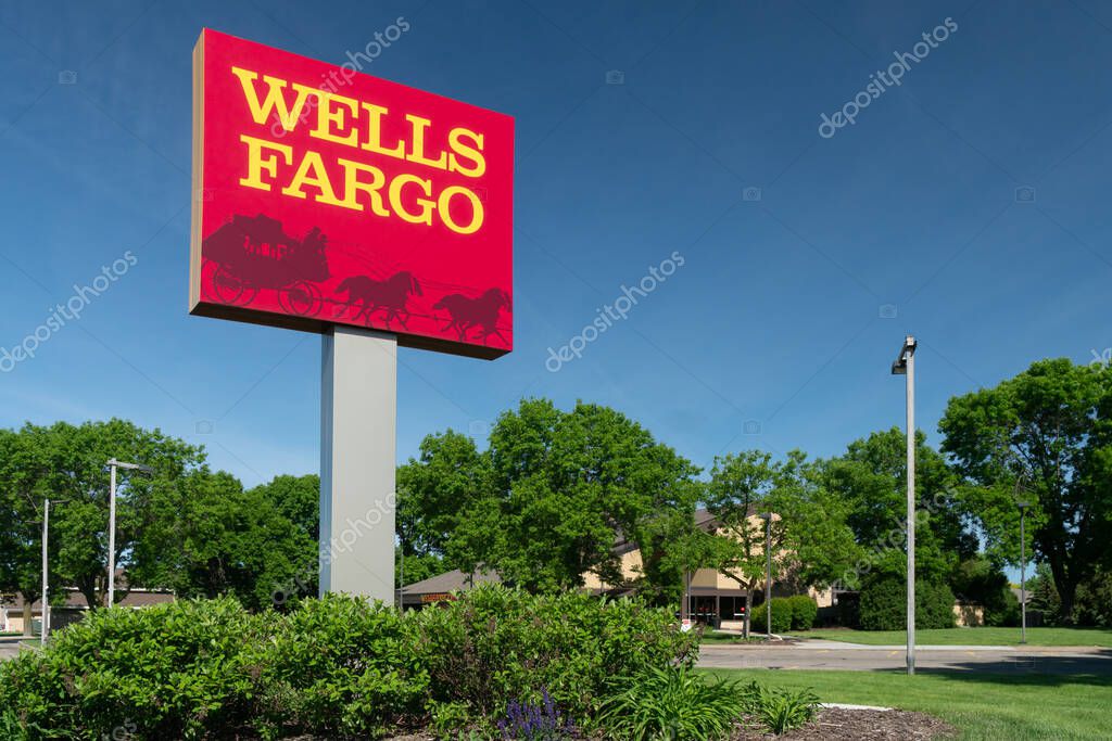 STILLWATER, MN/USA - MAY  31, 2020: Wells Fargo bank exterior sign and trademark logo.