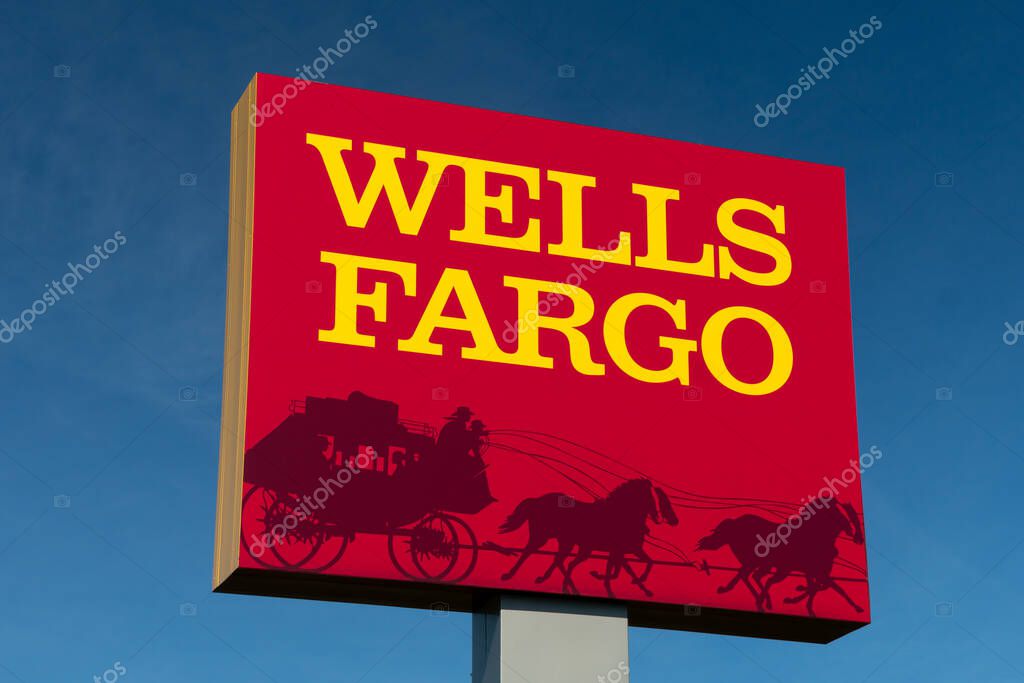 STILLWATER, MN/USA - MAY  31, 2020: Wells Fargo bank exterior sign and trademark logo.