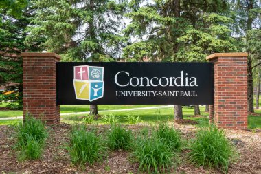 ST. Paul, MN / USA - Concordia Üniversitesi-St. Paul dış tabela ve kampüs logosu.