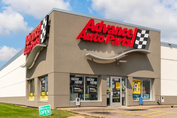 Roseville Usa August 2020 Advance Auto Parts Einzelhandelsgeschäft Exterieur Und — Stockfoto
