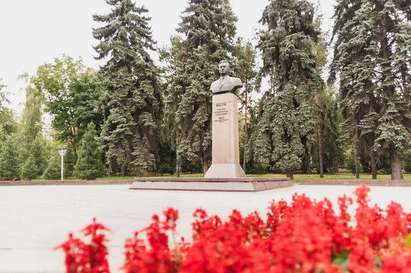 Kunayev에 기념물입니다 알마티입니다 카자흐스탄 — 스톡 사진