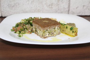 bir arap gıda restoranından yemekler
