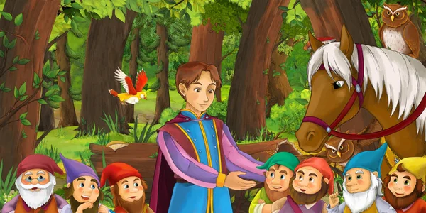 Scena del cartone animato con felice giovane principe ragazzo nella foresta incontrando coppia di gufi che volano con cavallo e nano - illustrazione per bambini — Foto Stock