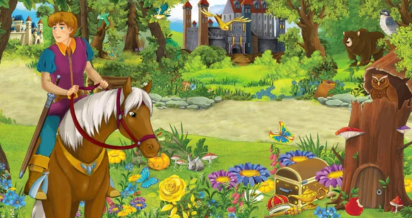 Cena dos desenhos animados com o jovem príncipe menino feliz montando a cavalo na floresta encontrando par de corujas voando - ilustração para crianças — Fotografia de Stock