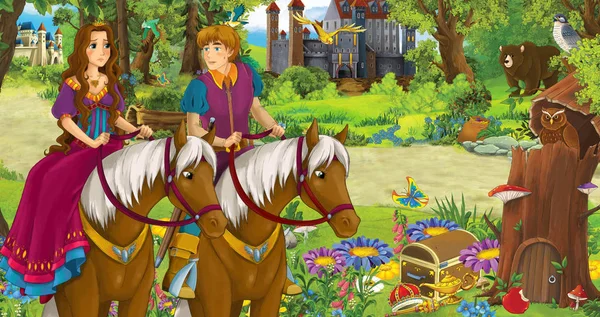 Escena de dibujos animados con feliz joven príncipe y princesa niña cabalgando a caballo en el bosque encontrando un par de búhos volando - ilustración para los niños —  Fotos de Stock