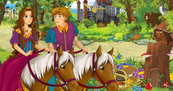 Scène de dessin animé avec heureux jeune garçon prince et fille princesse chevauchant à cheval dans la forêt rencontrant paire de hiboux volant illustration pour les enfants — Photo