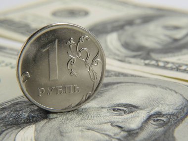 Rus para 1 Rublesi ABD sınıra dolar geldi.