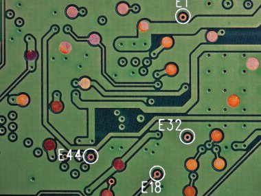 Yeşil baskılı PCB sabit disk. Yazdırılmış kablo panosu PWB 'yi kapatın. Tümevarımsal model. IT & C. Temalı bilgisayar donanım ve donanım için arka plan ya da duvar kağıdı. Güçlü makro