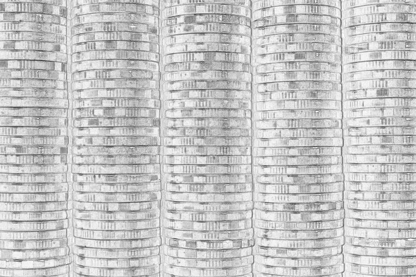 コインのスタックとエッジからの背景が漂白されたクローズアップ 黒と白の壁紙や経済 金融や銀行のトピックの背景 10ルーブルでロシアのコインの壁 マクロ — ストック写真