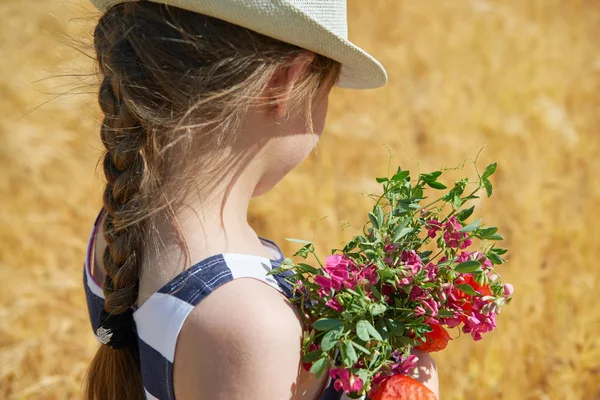 Child Yellow Wheat Field Bright Sun Summer Landscape — Stock Photo, Image