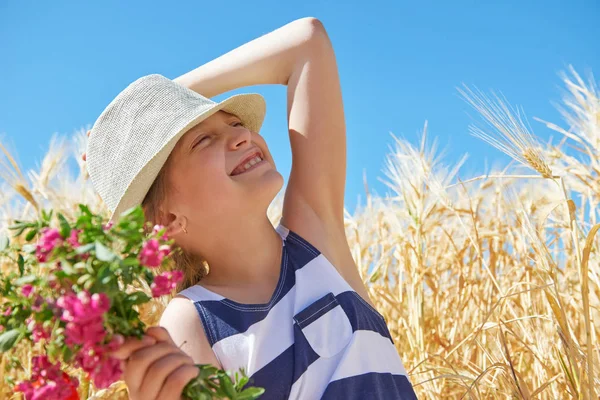 Child Yellow Wheat Field Bright Sun Summer Landscape — Stock Photo, Image