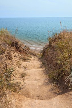 seyahat kavramı deniz, yüksek sahil, güzel yaz manzara yolu