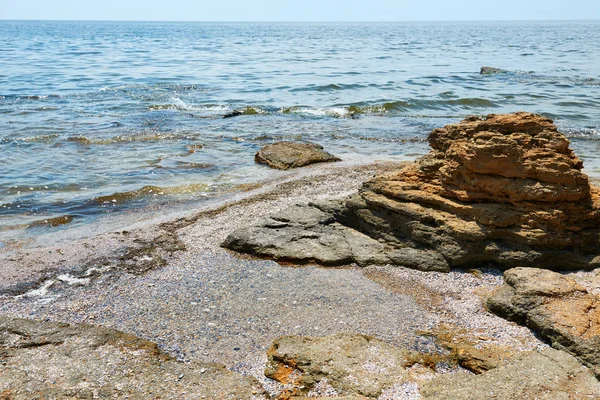 Kamienie Plaży Krajobraz Lato Morze Dzika Plaża Zbliżenie — Zdjęcie stockowe