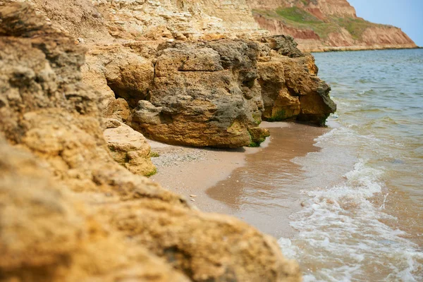 Beautiful Sea Landscape Closeup Stone Beach Sea Coast High Hills — Stock Photo, Image