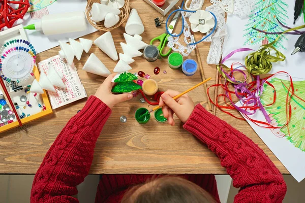 Bambini Che Fanno Decorazioni Vacanza Anno Nuovo Dipingere Acquerelli Vista — Foto Stock