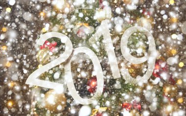 2019 soyut metin arka plan Noel ağacı ve ışıklar - parlak tatil zemin üzerinde