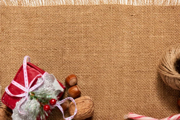 Fundo Decoração Natal Abeto Têxtil Contas Presentes Nozes Outras Coisas — Fotografia de Stock