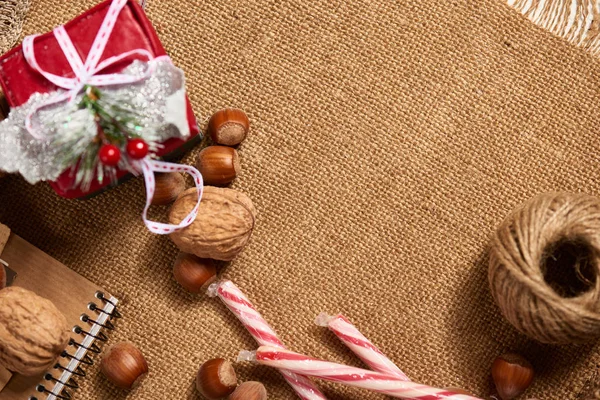 Décoration Noël Fond Sapin Textile Perles Cadeaux Noix Autres Choses — Photo