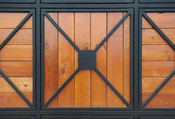 Puerta Madera Con Hierro Forjado Como Fondo — Foto de Stock