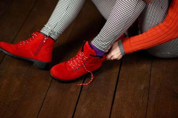 Beautiful Woman Gets Red Shoes Dark Wooden Background Dressed Red — Stock Photo, Image