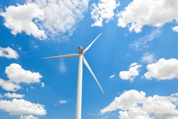 Der Windgenerator Steht Wolkenverhangenen Himmel Ökoenergiekonzept — Stockfoto