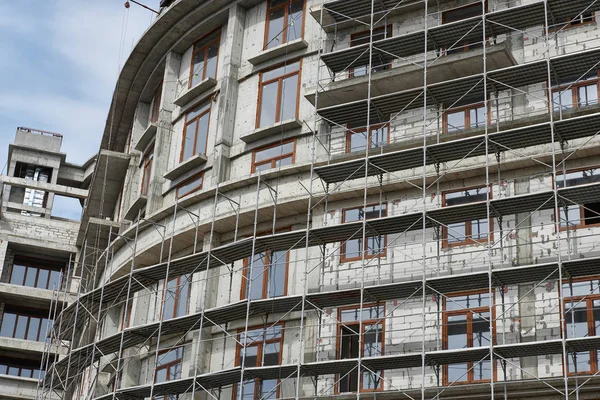 Nová Budova Stavebnictví Lešení Beton — Stock fotografie