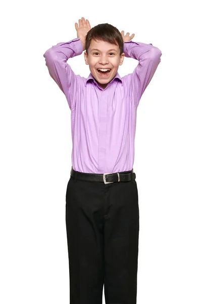 Jongen Die Zich Voordeed Witte Achtergrond Zwarte Broek Paars Shirt — Stockfoto