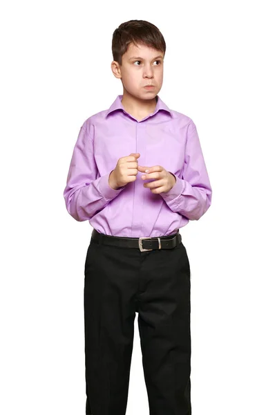 Niño Posando Sobre Fondo Blanco Pantalones Negros Camisa Morada — Foto de Stock