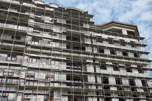 Nová Budova Stavebnictví Lešení Beton — Stock fotografie