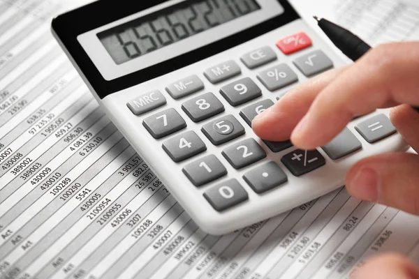 Businessman working and calculating finance. Business financial accounting concept. Closeup hands. — Stock Photo, Image