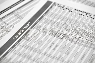 Closeup bildirir. Çalışma ve vade hesaplama için Kırtasiye. İş finansal muhasebe kavramı.