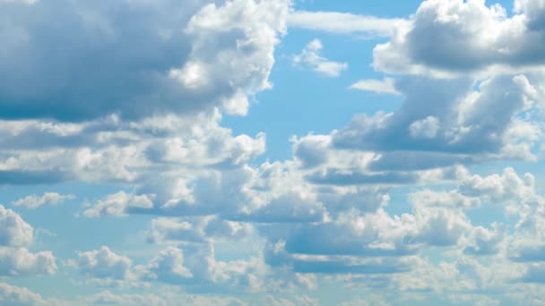 Gün Gökyüzünde Güzel Bulutların Timelapse — Stok video