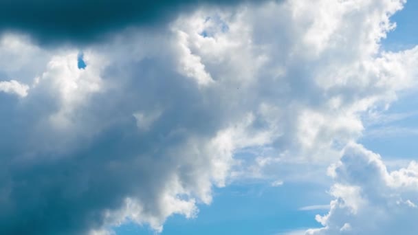 Nuvens Ensolaradas Brilhantes Céu Bonito Durante Dia Como Fundo — Vídeo de Stock