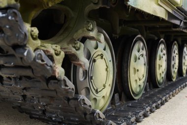 askeri bir tank ın şasisi yakın görüş